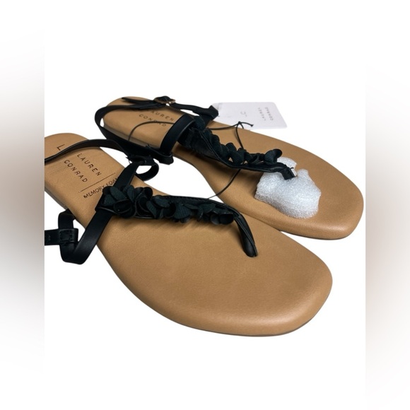 LC Lauren Conrad Thala Back Flower Thong T- Sandals - Picture 3 of 9